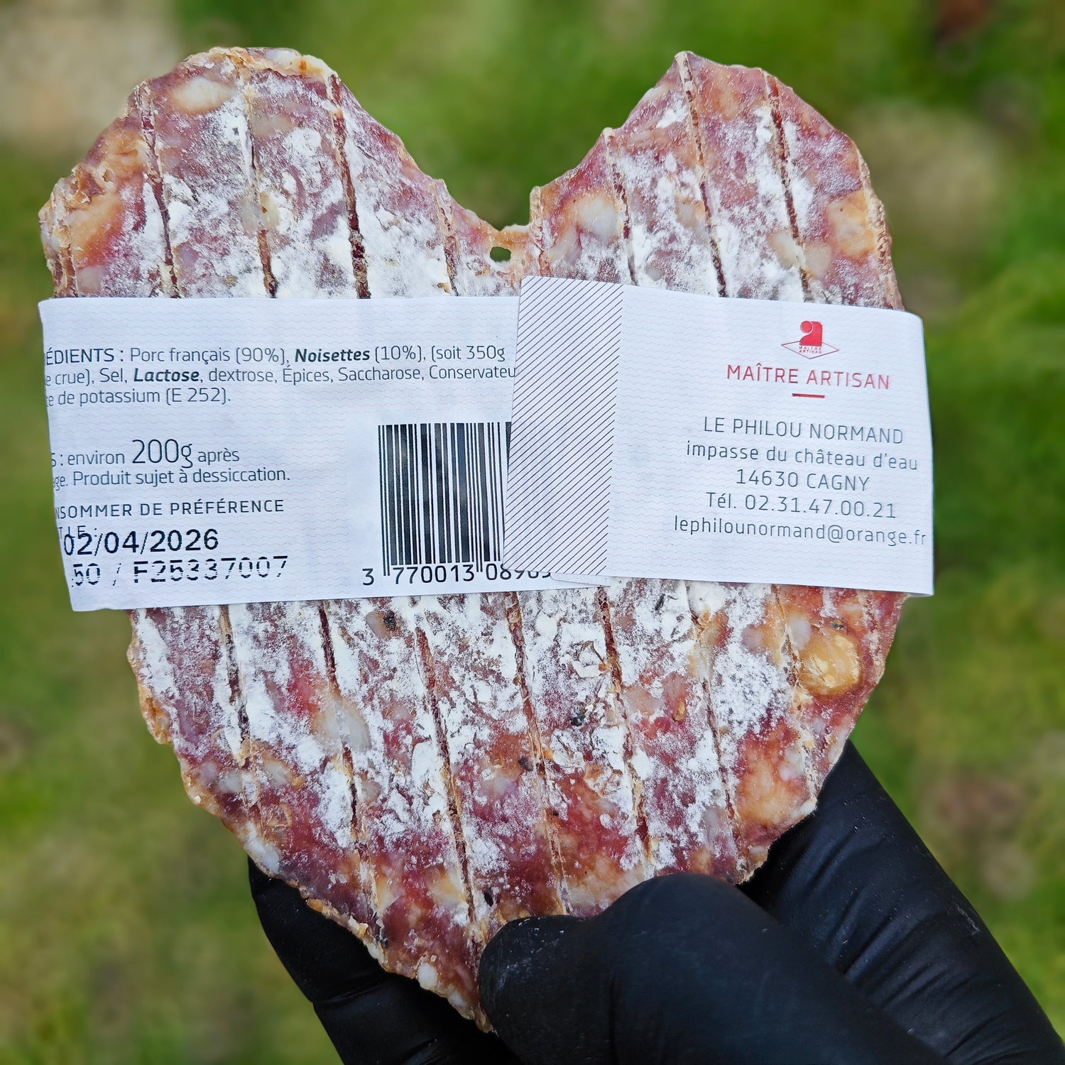 Saucisson aux noisettes